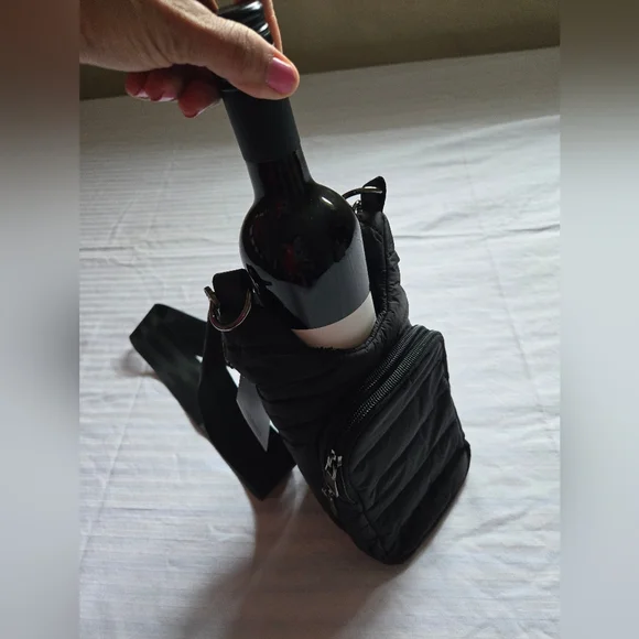 Wander Black Quilted Crossbody Bag - Picture 4 of 6